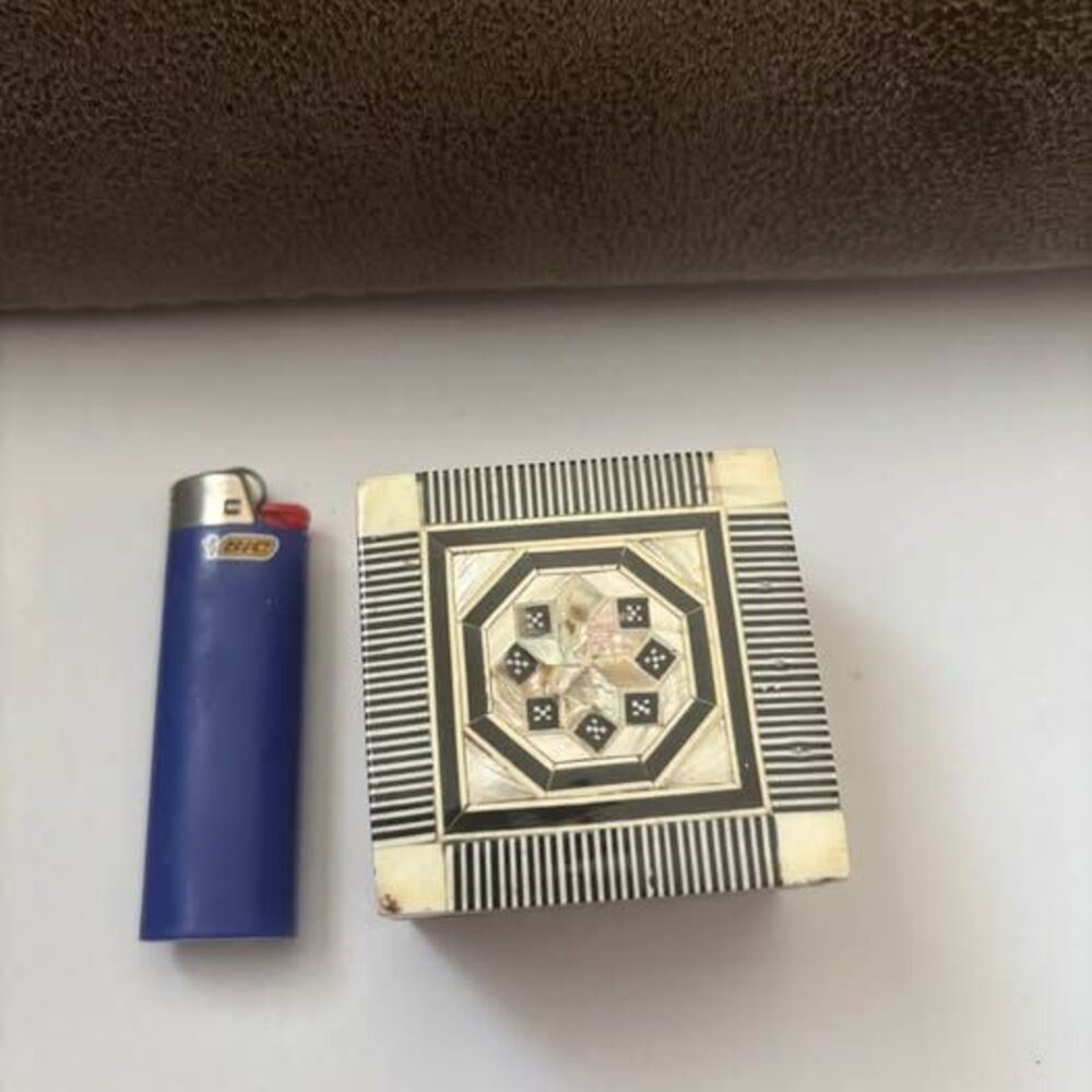 Vintage Handmade Mosaic Inlay Decorative Trinket Box